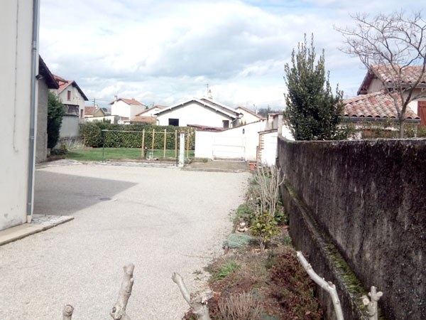 depuis l'autre rue